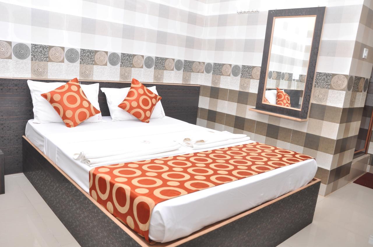 Addhuri Comforts Inn Mysore Esterno foto